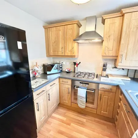 Quiet 2Bedroom Home-Garden-Parking-Family Friendly Swansea Exterior photo