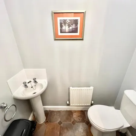 Quiet 2Bedroom Home-Garden-Parking-Family Friendly Swansea Exterior photo