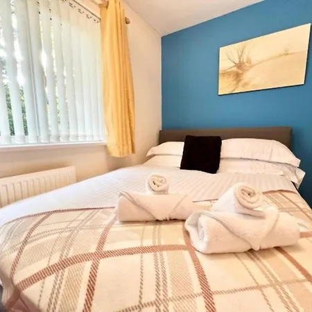 Quiet 2Bedroom Home-Garden-Parking-Family Friendly Swansea Exterior photo